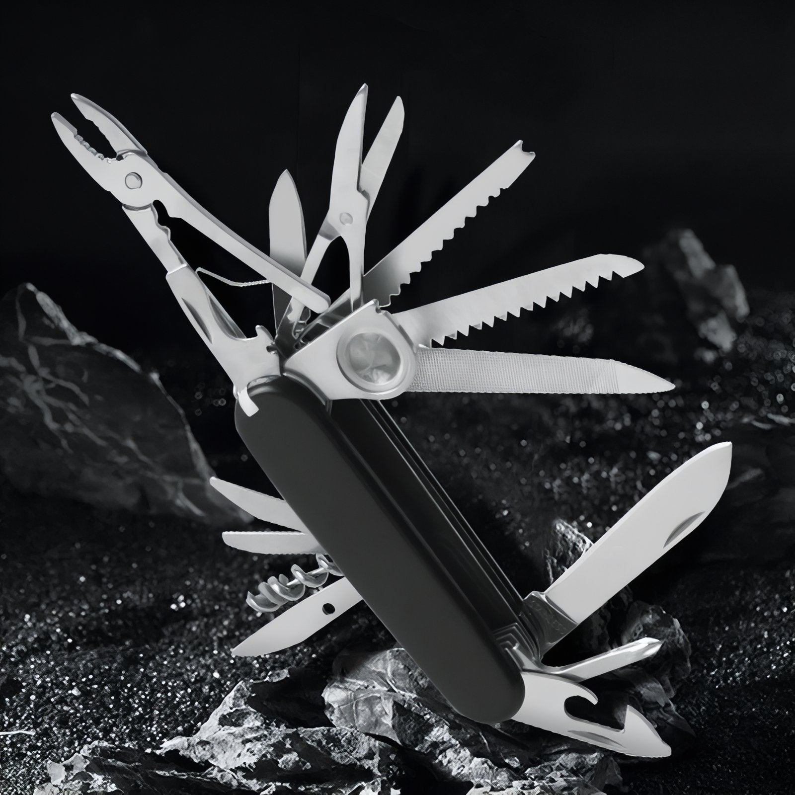 Couteau Multifonction Randonnée 30 Fonctions gros plan outils déployés - Noir