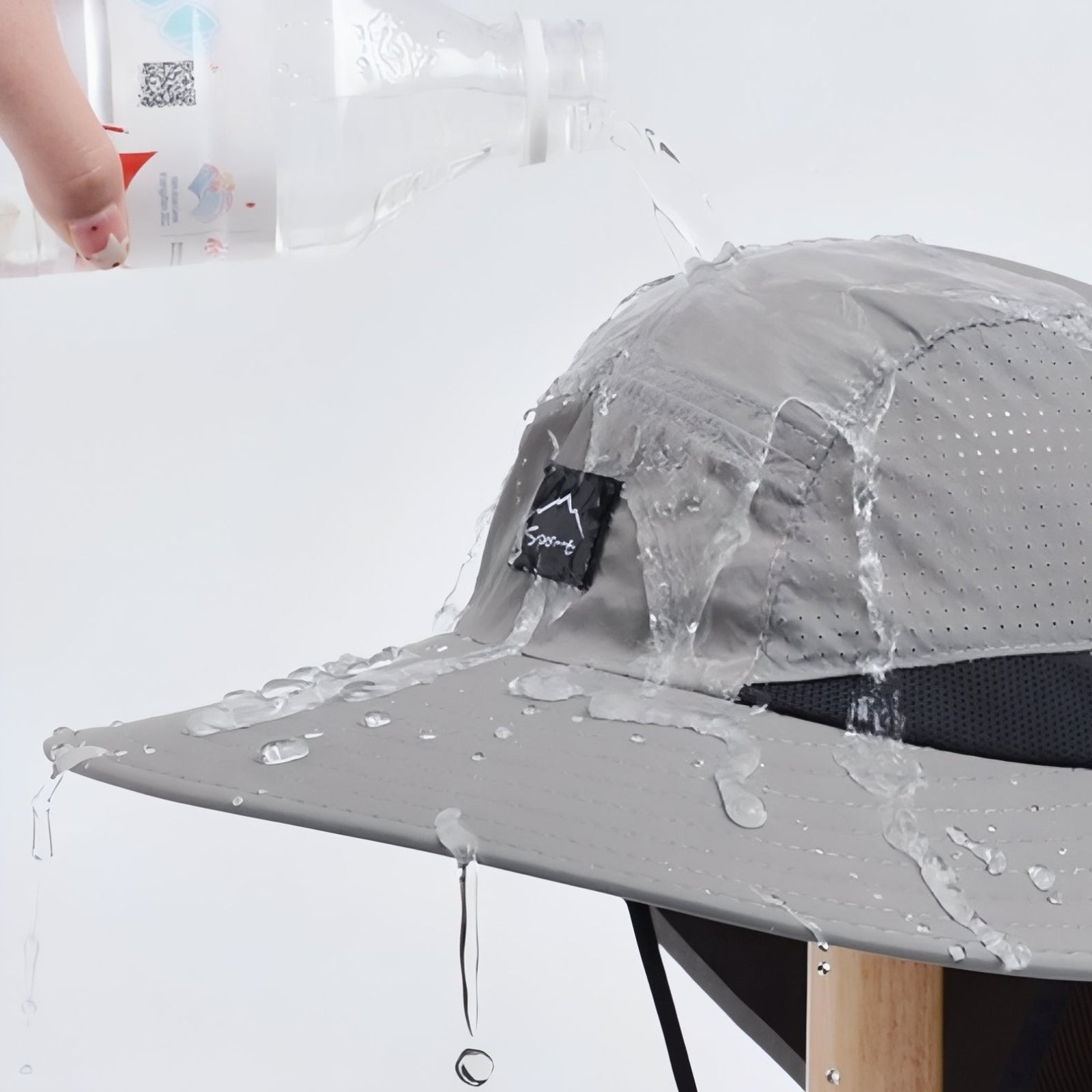 Chapeau Léger Randonnée Protection Nuque gros plan matière imperméable - Vert Sauge - Taupe - Gris Clair - Bleu - Noir - Beige