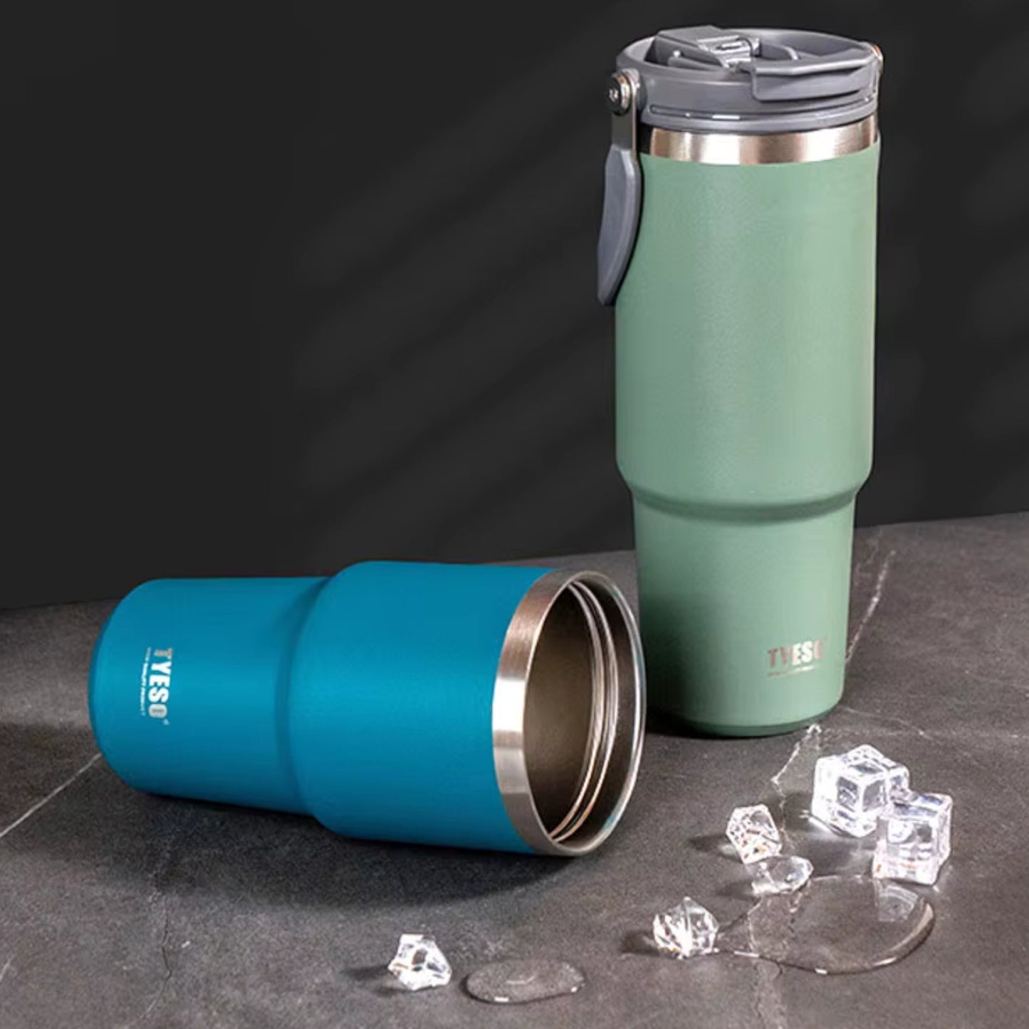 Mug Isotherme Avec Bec deux mugs alignés - Vert Sauge - Orange Brûlé - Noir Mat - Turquoise Foncé - Blanc et Noir - Violet Clair